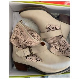 Bare Traps lace boots